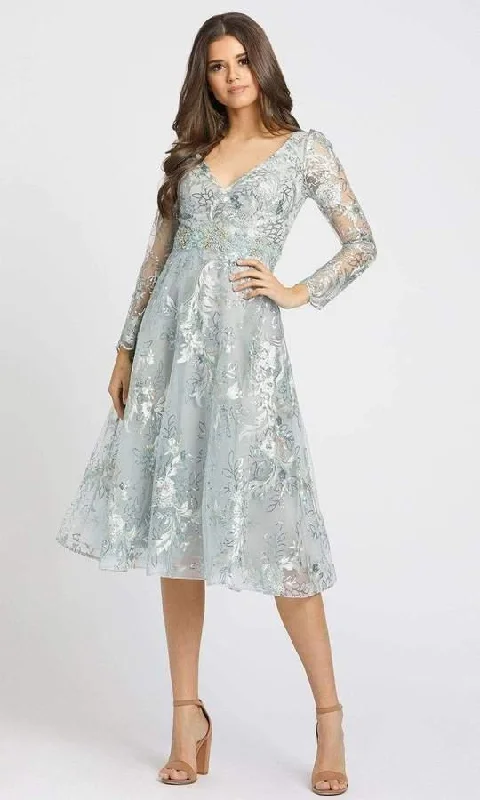 Plus - size bodycon dress for a flattering fit​Mac Duggal 70230 Short Formal Dress