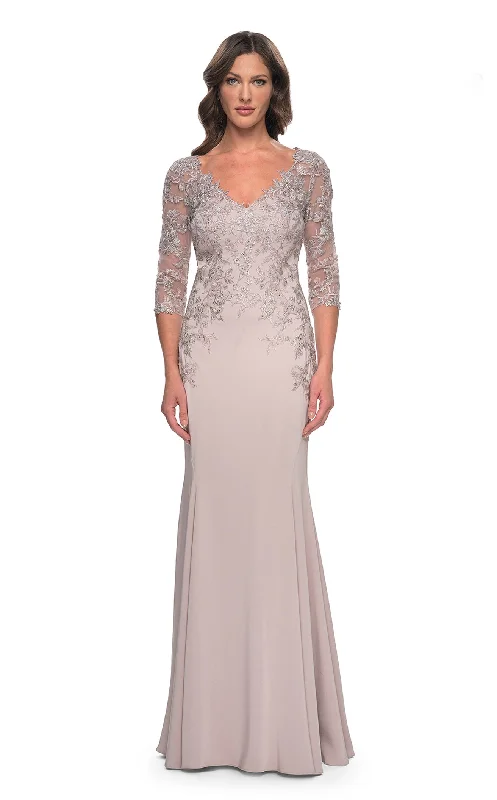 Prom dresses with side - slit pockets and solid - color fabrics for a practical and stylish formal lookLa Femme 31194 Dress Prom dresses with side - slit pockets and solid - color fabrics for a practical and stylish formal lookLa Femme 31194 Dress