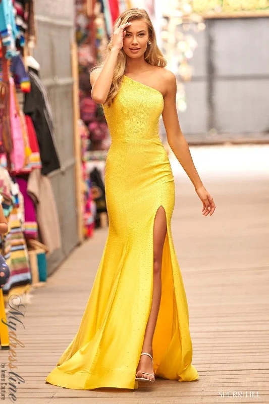 Formal dresses with geometric patterns and metallic accents for a modern formal affairSherri Hill 54853 Formal dresses with geometric patterns and metallic accents for a modern formal affairSherri Hill 54853