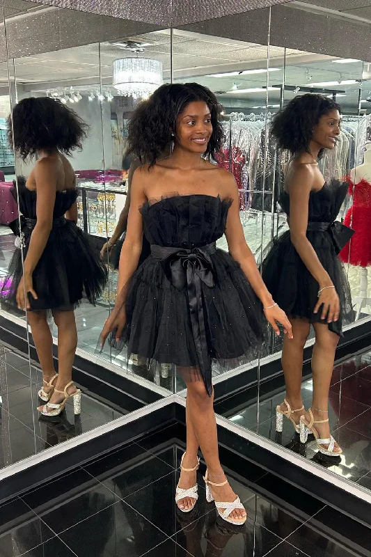 Party dresses with a detachable train for added versatilitySparkly Black A-Line Beaded Strapless Tulle Short Prom Dress with Bow Party dresses with a detachable train for added versatilitySparkly Black A-Line Beaded Strapless Tulle Short Prom Dress with Bow