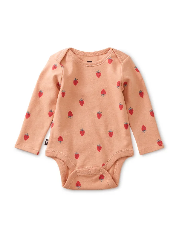Women's Plaid Patterned One - Pieces in Red and Black for a Classic Fall LookBaby Long Sleeve Bodysuit Women's Plaid Patterned One - Pieces in Red and Black for a Classic Fall LookBaby Long Sleeve Bodysuit
