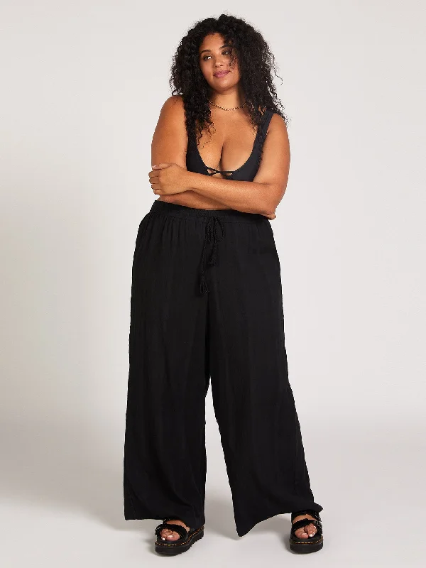 Ruffled - hem cover ups for a cute and feminine lookSun Spent Pants Plus Size - Black Ruffled - hem cover ups for a cute and feminine lookSun Spent Pants Plus Size - Black